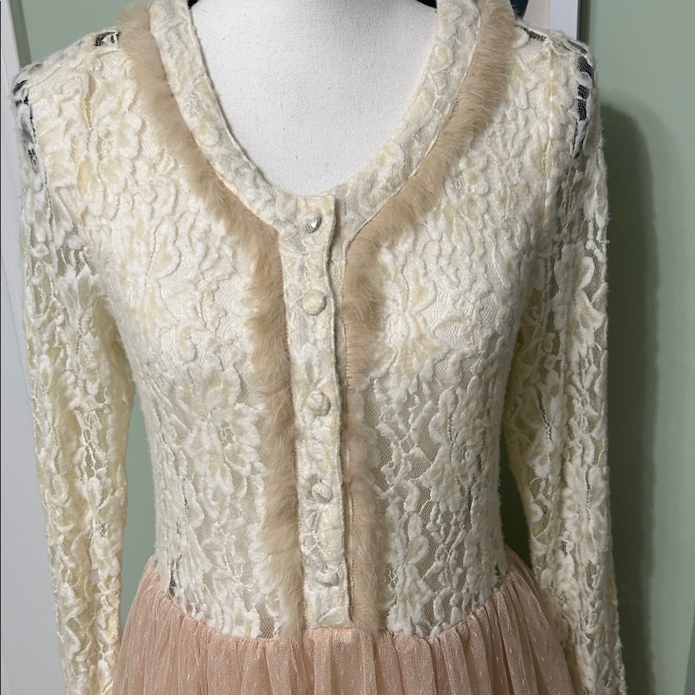 Areve Cream and Tan Lace Dress - Picture 5 of 6